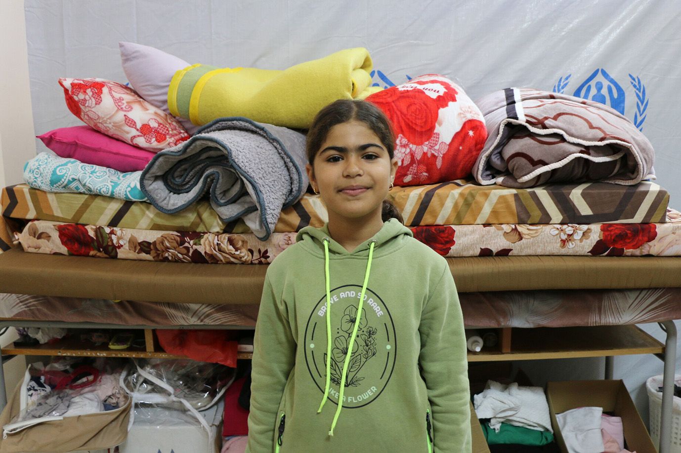 Skydd för fördrivna människor kan variera från att tillhandahålla enkla tält till att bygga permanenta hus för återvändande flyktingar. Vårt arbete med skydd består av tre olika faser och täcker både de fysiska och sociala behoven hos fördrivna människor.